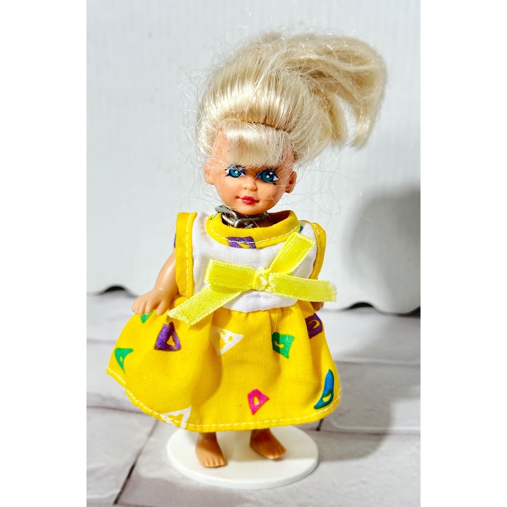Vintage Kid Kore 1995 Mini Doll Blonde Teal Eyes Yellow Geometric Dress